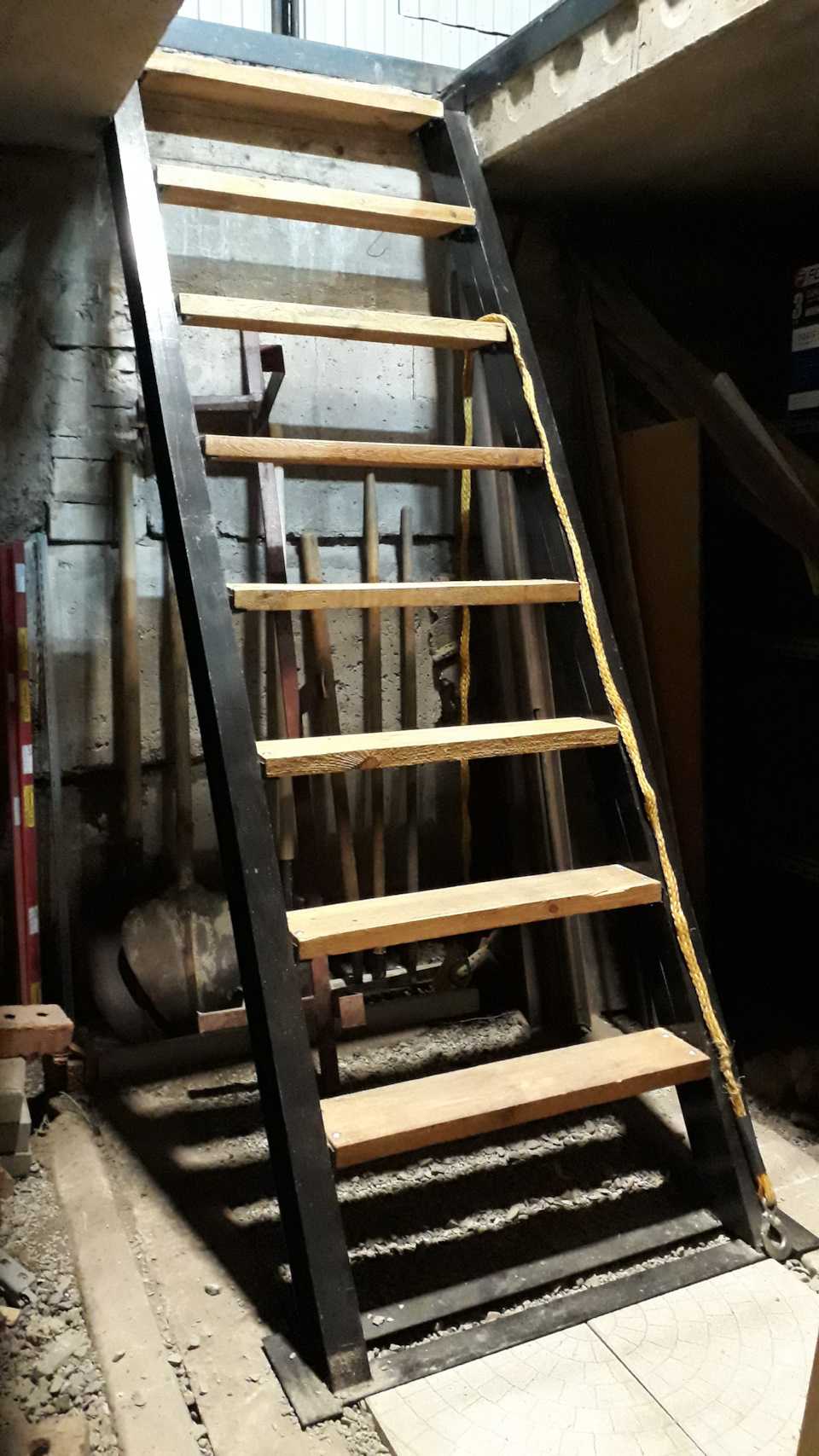 Лестница в погреб своими руками: металлическая, деревянная, винтовая, фото и видео