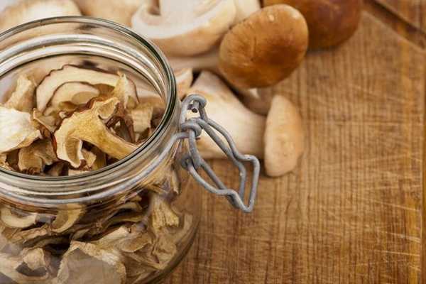 Как замачивать грибы для супа и перед жаркой: правильная обработка сушеных и свежих грибов разных видов