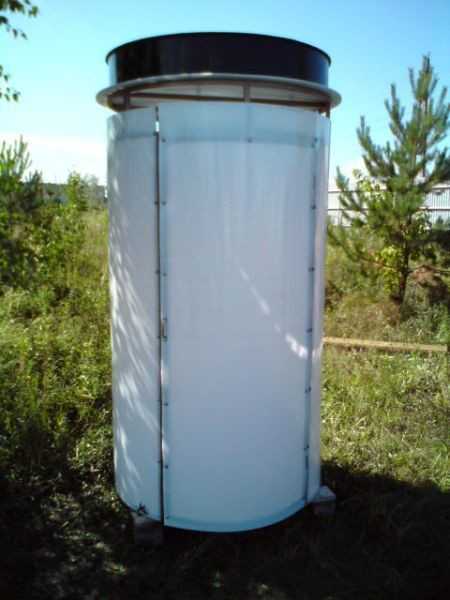 Дачный душ с подогревом и раздевалкой: устройство летнего варианта, фото