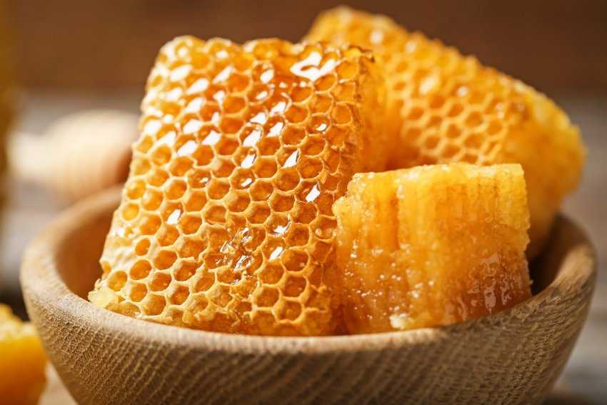 Как правильно употреблять пчелиные соты