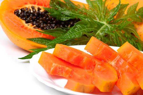 Как правильно есть папайю и чем фрукт полезен для организма