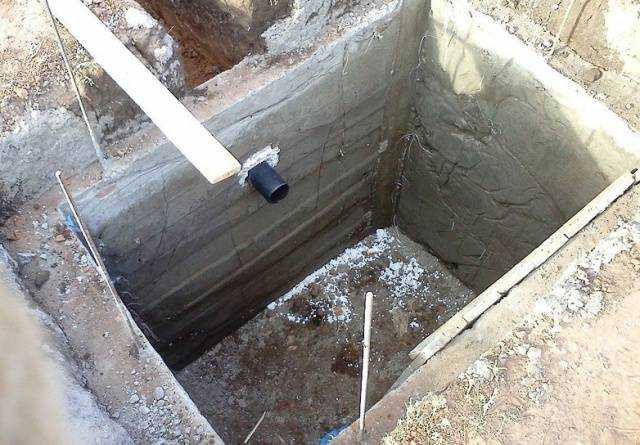 Яма под туалет: устройство выгребной ямы для туалета своими руками, как выкопать, вырыть правильно, как копать яму под туалет, фото и видео примеры