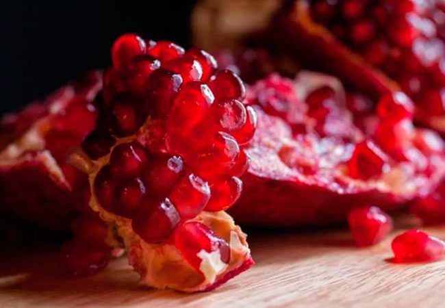 Фрукты и ягоды при грудном вскармливании