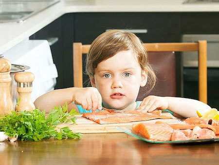 С какого возраста можно давать ребенку свинину: какие блюда приготовить, со скольки месяцев вводить в прикорм