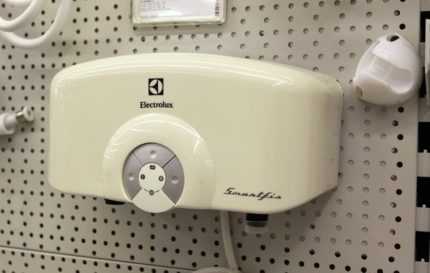 Виды проточных электрических водонагревателей на душ: выбираем лучший вариант